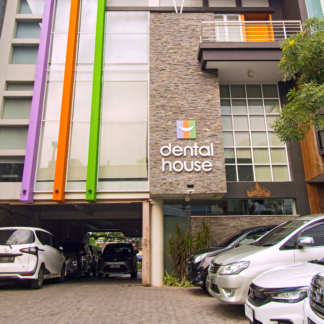 Spacious Parking Lot